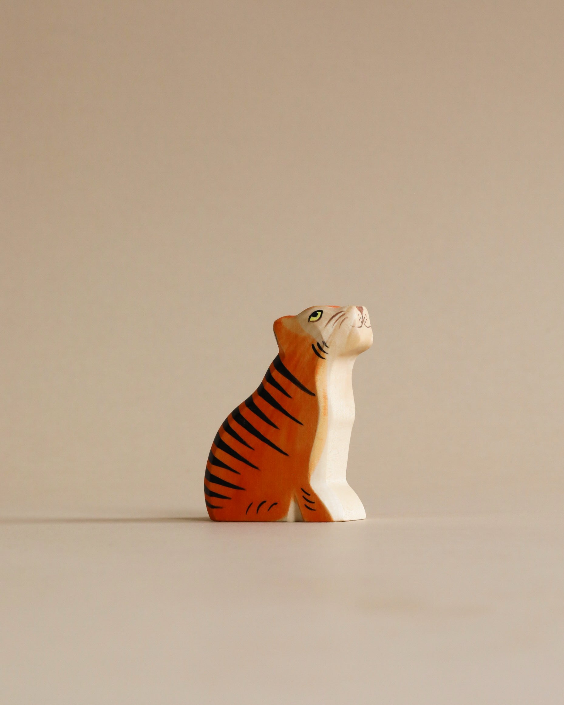 Handmade Holzwald Sitting Tiger