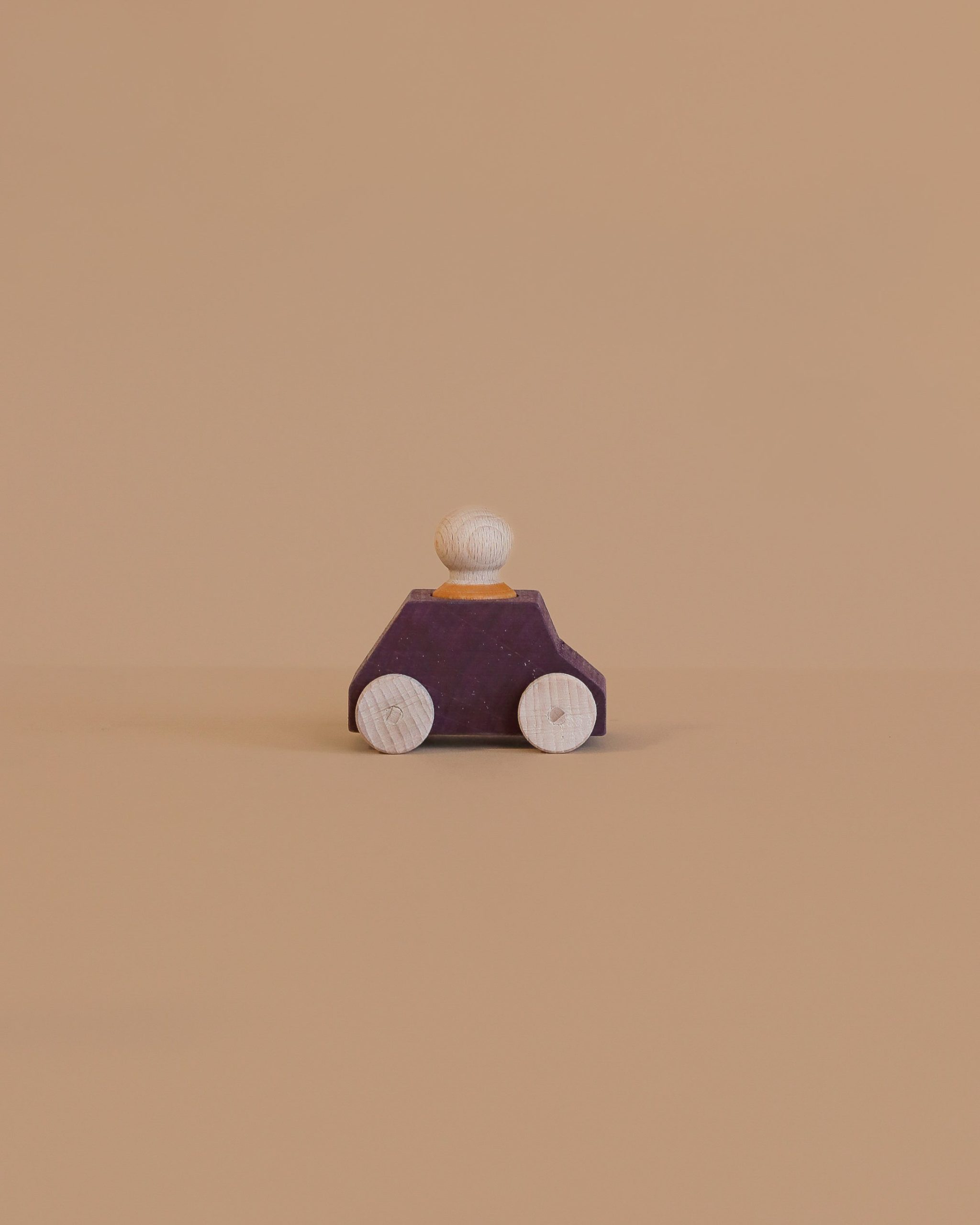 Lubulona Wooden Car with Figure - Plum