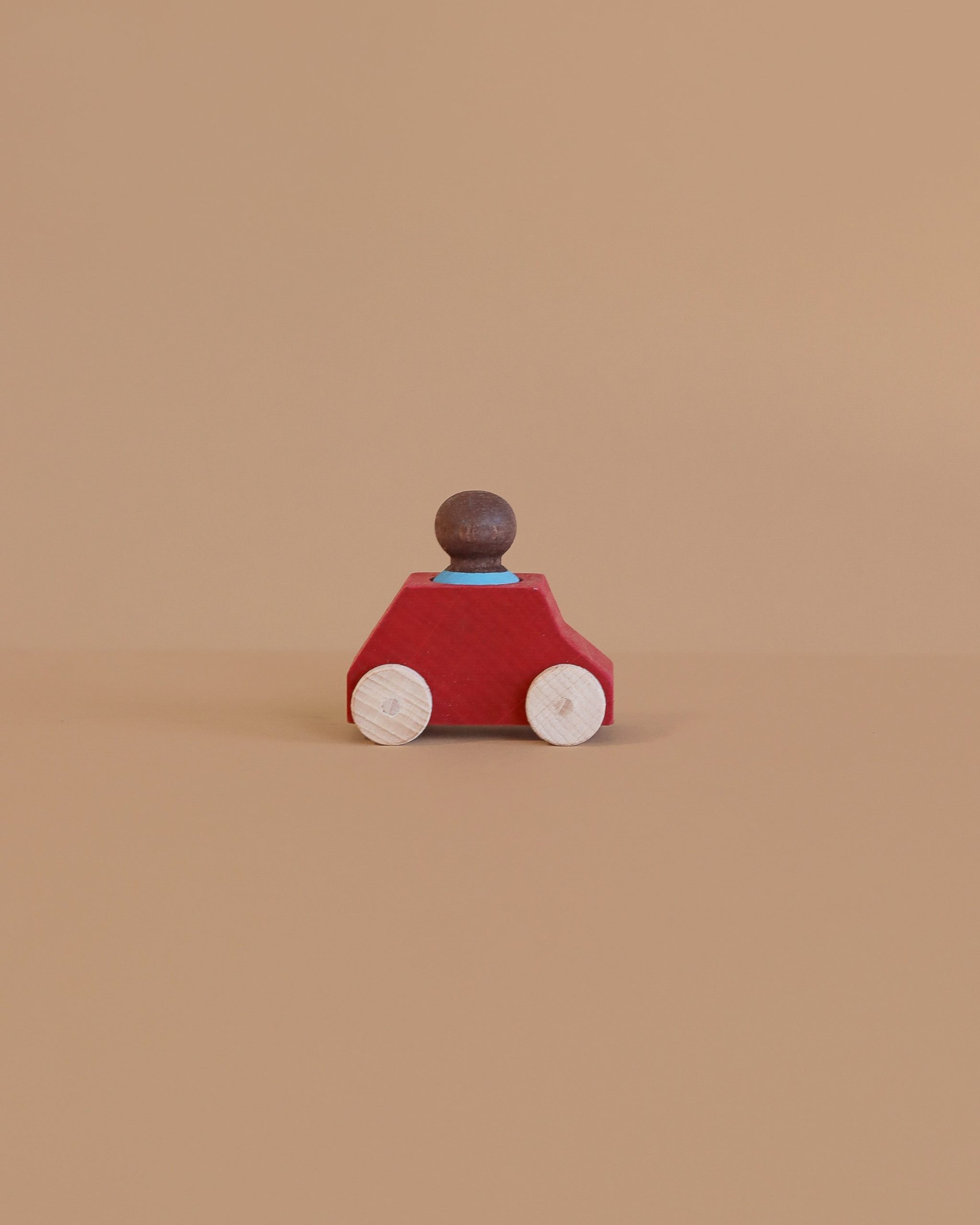 Lubulona Wooden Car with Figure - Red