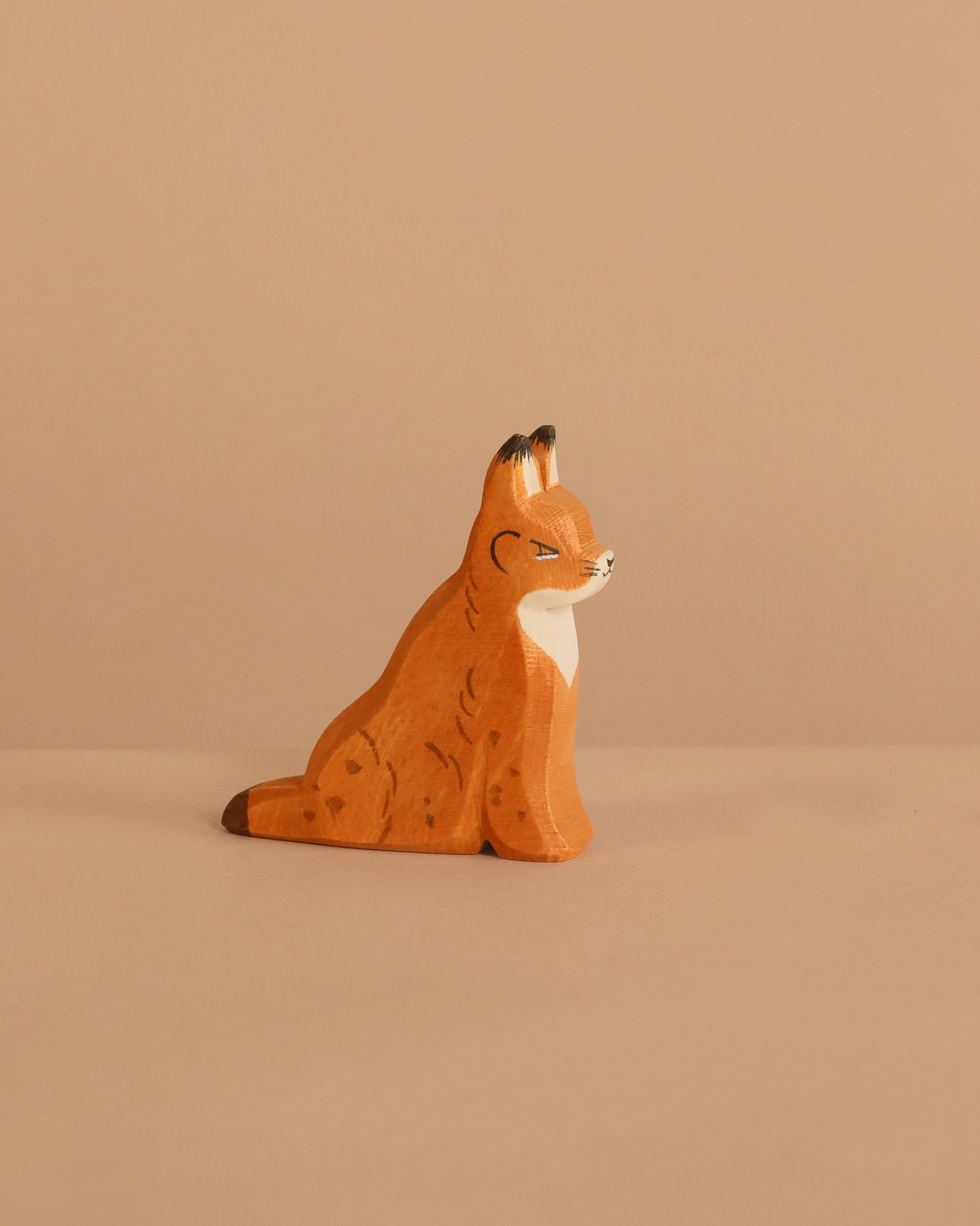 Ostheimer Lynx Sitting