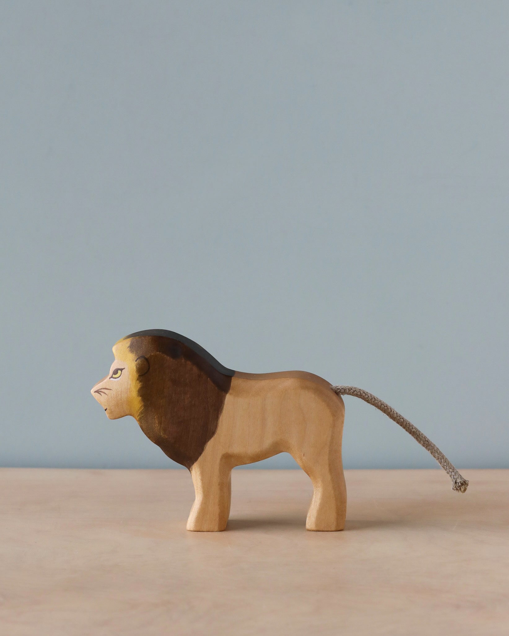 Handmade Holzwald Lion - Image 2