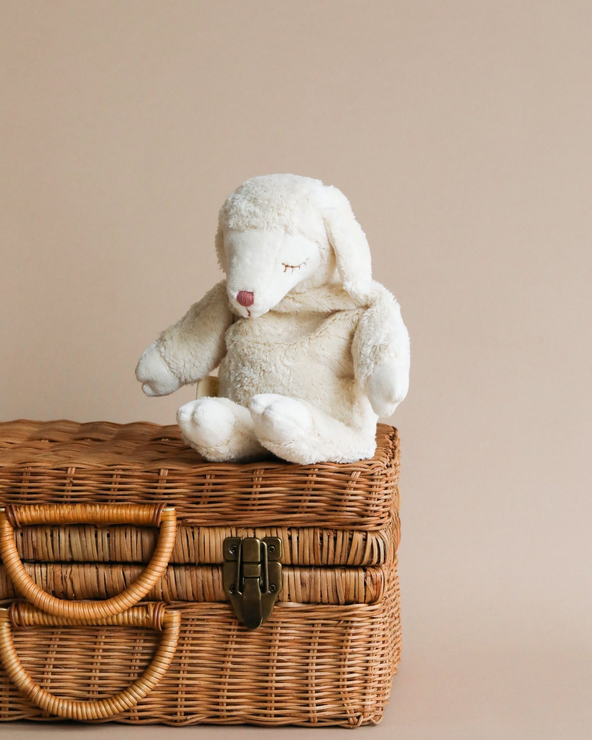 Senger Naturwelt Cuddly Animal - White Sheep