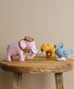 Olli Ella Holdie Extinct Animals