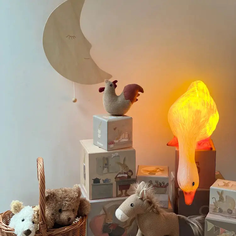 Duck Looking Down Lamp - Image 3