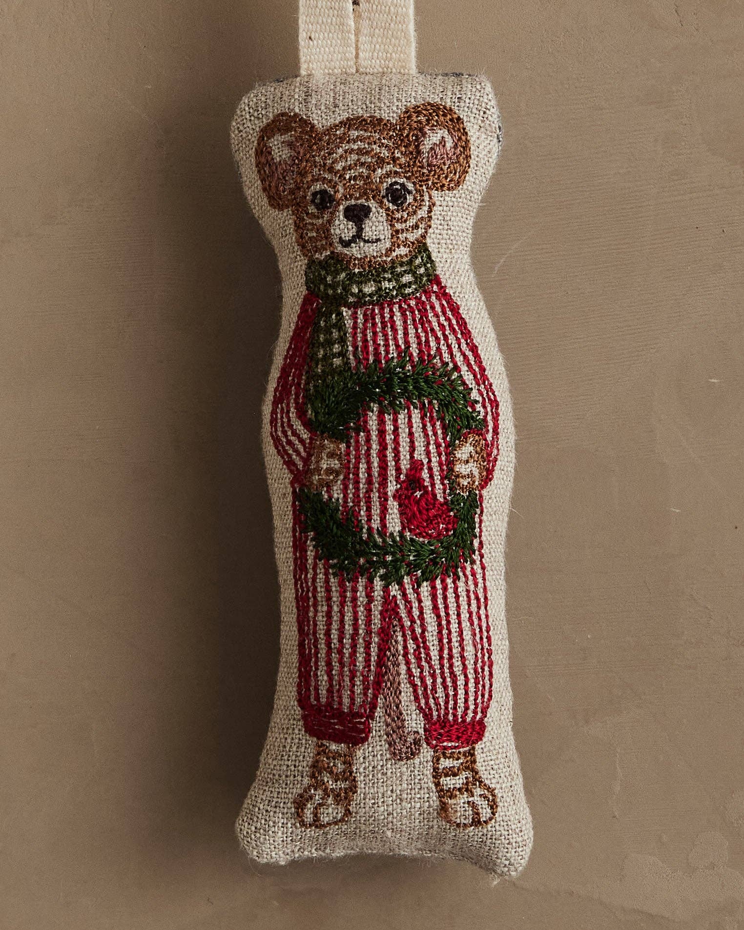 Coral & Tusk Mouse with Wreath Ornament - Image 3